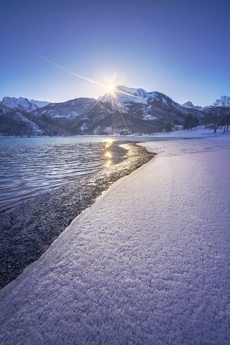 Lac Gramolazzo et neige dans les Apuanes. Italie