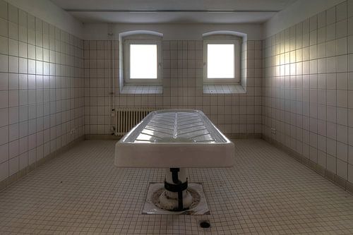 La table de découpe dans un ancien santatorium
