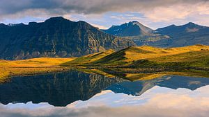 Sonnenaufgang und Reflexionen, Island