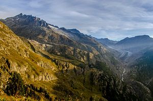 Blick auf den Aletschgletscher und die Schweizer Berge vom Hotel Belalp, Wallis, Schweiz