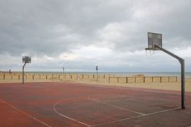 Basketball court on the beach by Johan Vanbockryck