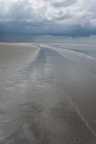 Strand bij duinen van Goerree