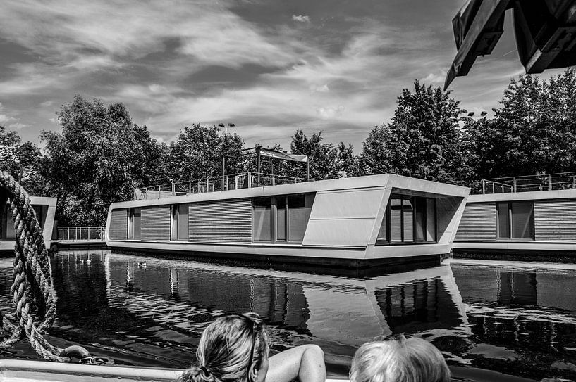 Houseboats by Norbert Sülzner