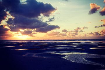 Zonsondergang strand Ameland