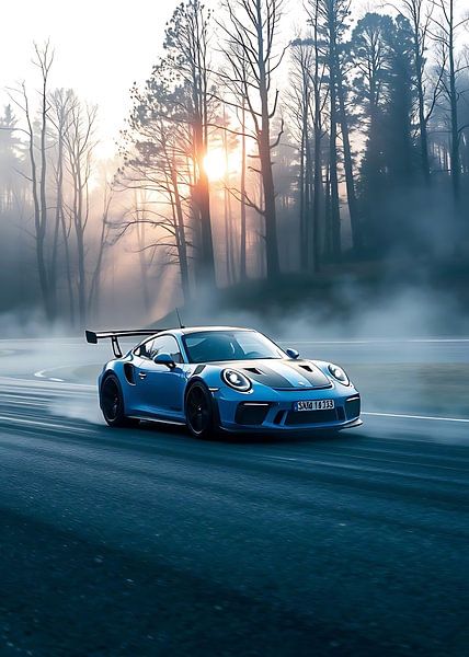 Porsche 911 GT3 RS bleu dans un lever de soleil brumeux par MIROKKU