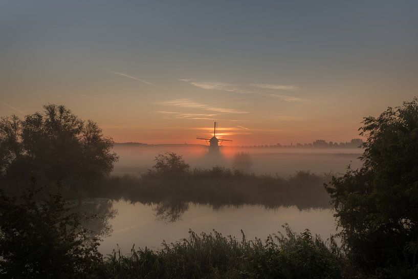 Een mistige ochtend bij De Marsch(molen) in Lienden, Betuwe van Moetwil en van Dijk - Fotografie
