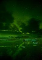 Noorderlicht boven ijsbergenmeer