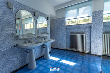 Blaues Badezimmer.