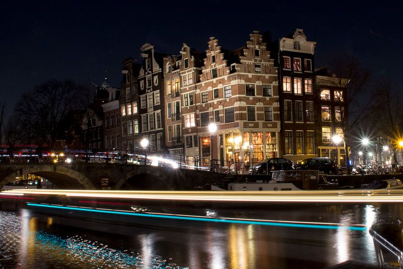 Amsterdam bij nacht van Rutger Leistra