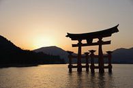 Zonsondergang bij Miyajima van Astrid Meulenberg thumbnail