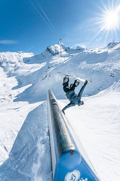 Snowboarders in the park on the Kitzsteinhorn