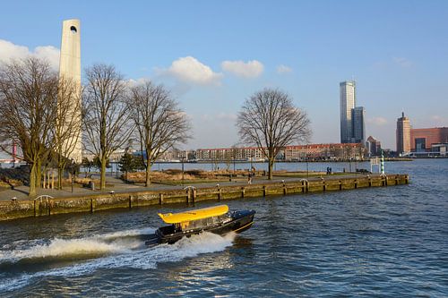 Watertaxi in Rotterdam van Paula van der Horst