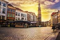 De romantische Wijntoren en het gezellige plein van Zutphen bij zonsondergang van Bart Ros thumbnail