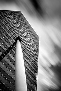 Bâtiment KPN en noir et blanc