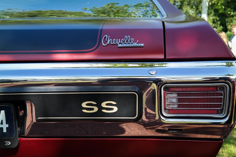 the back of a chevrolet chevelle ss at an oldtimers day in friesland by Double u photography