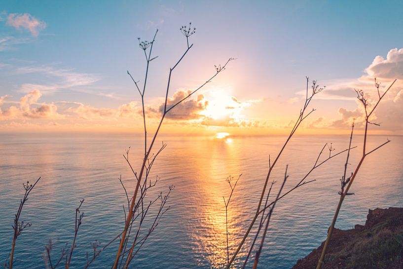 Kleurrijke zonsondergang bij Ponta Do Pargo op Madeira van Daan Duvillier | Regio in de Kijker
