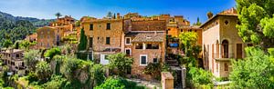 Schönes mediterranes Dorf Deia auf der Insel Mallorca, Spanien Mittelmeer