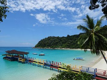 Steiger op het Perhentian Eiland in Maleisië