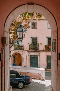 Streets of Lisbon | travel photography Portugal by Anne Verhees