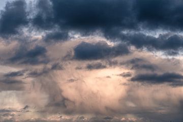 Winterwolken van Anna Koek