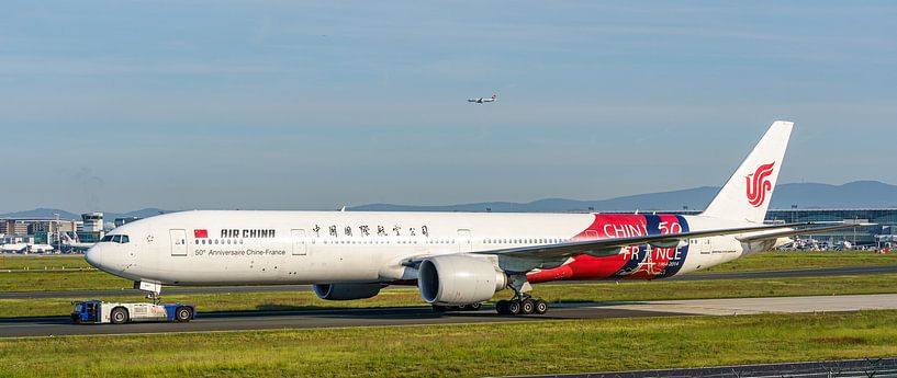 Boeing 777-300ER d'Air China avec une livrée spéciale. par Jaap van den Berg