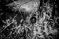 Oude Massey Ferguson tractor zwart wit