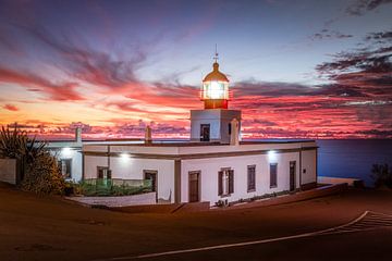 Kleurrijke zonsondergang bij de vuurtoren van Ponta do Pargo | Madeira van Daan Duvillier | Dsquared Photography