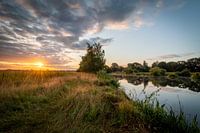 Sonnenaufgang am Fluss
