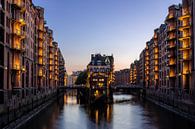 The Speicherstadt in the evening light by Severin Frank Fotografie thumbnail