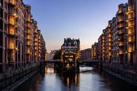 De Speicherstadt in het avondlicht