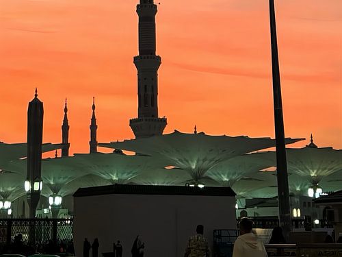 Majestic Minaret at Sunset - A Tranquil Evening in Medina