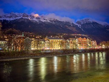 Innsbruck - Blick über die Inn zur Nordkette bei Nacht