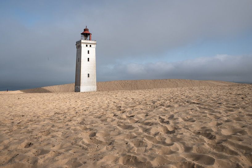 lighthouse in dune landscape by Ellen Snoek