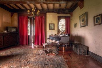Klavier im Haus, Belgien von Roman Robroek