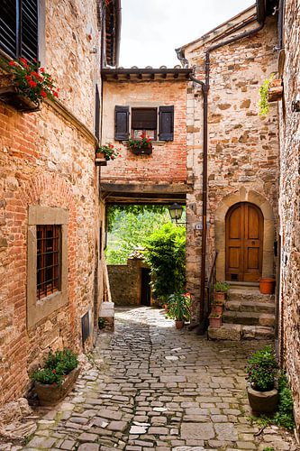 Mediterrane steegje - Montefioralle in Toscane