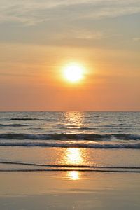 Goldener Sonnenuntergang am Strand von Koh Kood