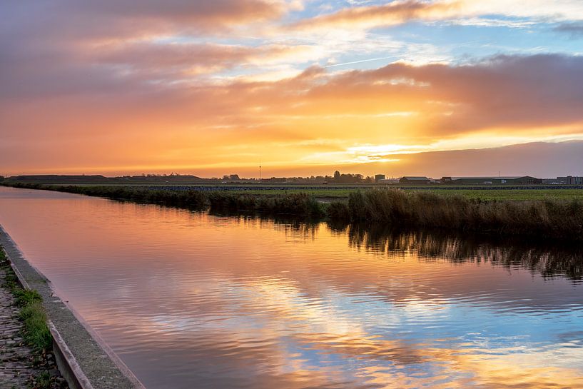 Colorful sunrise by Rob Baken