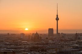 Berlin zum Sonnenaufgang von Robin Oelschlegel