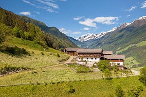 Bergbauernhof am Ahrntaler Sonnenweg bei St. Johann im Ahrntal, Südtirol