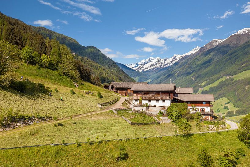 Bergboerderij op het Ahrntal Zonnepad bij St. Johann im Ahrntal, Zuid-Tirol van Christian Müringer