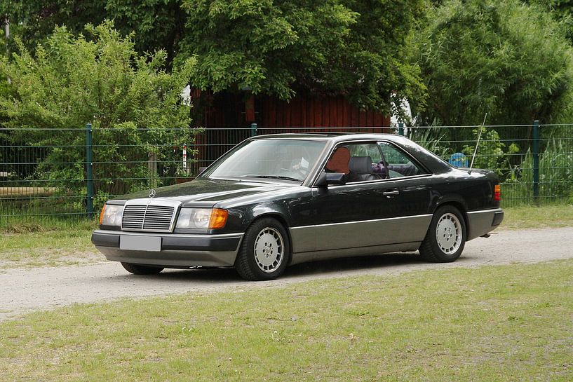 Mercedes Benz 124 Coupe von Anja Bagunk