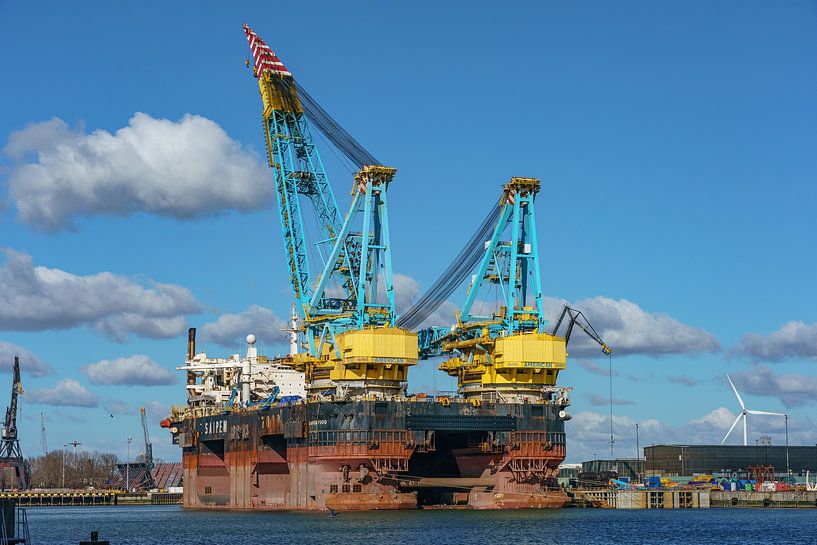 Kraanschip Saipem 7000. van Jaap van den Berg