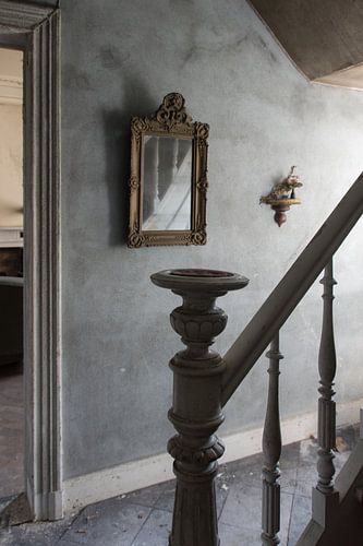 spiegeltje aan de wand