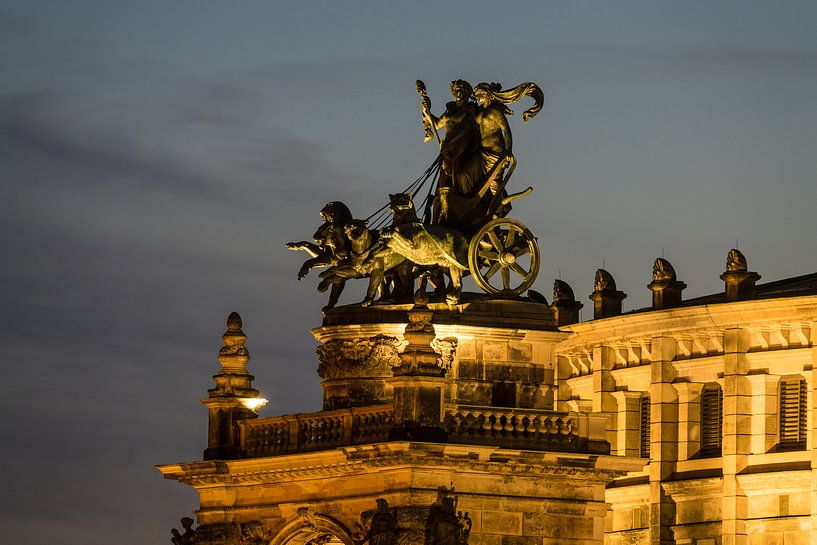 Panther-Quadriga auf der Semperoper in Dresden von Rico Ködder
