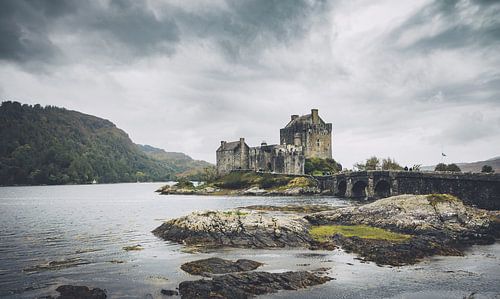 Kasteel Eilean Donan in Schotland. Highlander kasteel in de Hooglanden.
