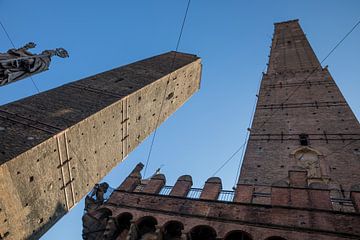 De Twee torens (two towers)  Le due Torri: Garisenda e degli Asinelli - Bologna, Italië