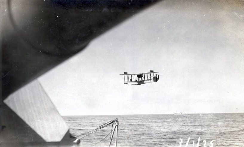 American double-decker bomber in 1925 by Atelier Liesjes