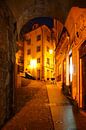 Arco de Almedina in de schemering, Oude Stad, Coimbra, Portugal, Europa I Aartspoort Arco de Almedin van Torsten Krüger thumbnail