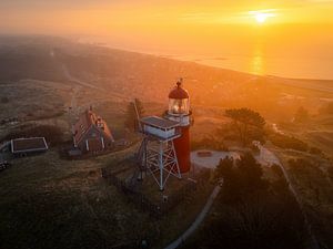 Leuchtturm Vlieland bei Sonnenaufgang - Magisches Licht über den Watteninseln