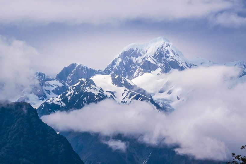 Mount Cook, New Zealand by Christian Müringer